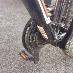 The frame is dirty after Basic service that should include cleaning. The frame is dirty after Basic service that should include cleaning.