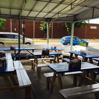 Sarkis Cafe - Outdoor seating - patio tables - Diners Near Me - Evanston, Illinois Sarkis Cafe - Outdoor seating - patio tables - Diners Near Me - Evanston, Illinois