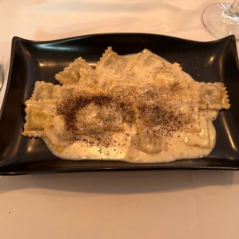 Acqua Alta Ristorante - RAVIOLI FUNGHI E MOZZARELLA ALLA CACIO E PEPE Veg. - Italian Near Me - Clearwater, Florida