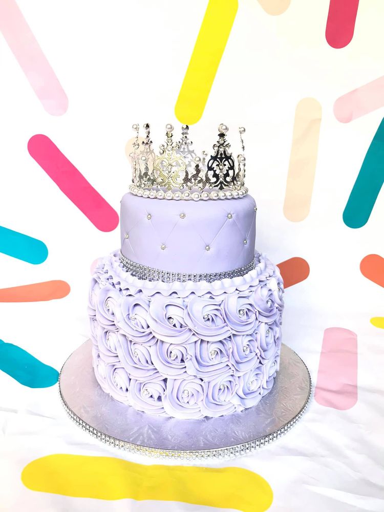 SweetLeika Custom Cakes Logo
