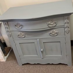 Lucky Rooster - Painted Vintage Furniture