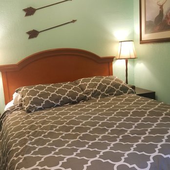 Yellowstone Self Catering Lodging - Really soft bed - Hotels Near Me - West Yellowstone, Montana Yellowstone Self Catering Lodging - Really soft bed - Hotels Near Me - West Yellowstone, Montana