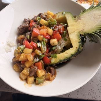 Bahama Breeze - Steak pineapple bowl - Seafood Near Me - Tampa, Florida