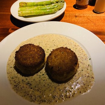131 MAIN Restaurant - Pan Seared Scallops - New American Near Me - Blakeney, North Carolina 131 MAIN Restaurant - Pan Seared Scallops - New American Near Me - Blakeney, North Carolina