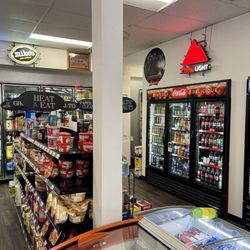 Mountain Market - Plenty of selection! Neat and clean.