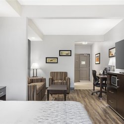 Best Western Plus Lake Jackson Inn & Suites - King Suite w/ Sofabed