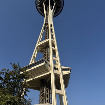 Space Needle - Love the view with the crisp blue sky - Landmarks & Historical Buildings Near Me - Seattle, Washington Space Needle - Love the view with the crisp blue sky - Landmarks & Historical Buildings Near Me - Seattle, Washington