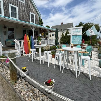 The Surf Shack - Super nice outdoor seating - Bed & Breakfast Near Me - Narragansett, Rhode Island The Surf Shack - Super nice outdoor seating - Bed & Breakfast Near Me - Narragansett, Rhode Island