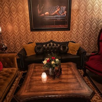 Devil's Toboggan - Seating area - Cocktail Bars Near Me - Bozeman, Montana