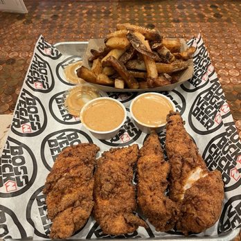 Boss ChickNBeer - Chicken 4 Pack Tenders - Chicken Wings Near Me - Berea, Ohio