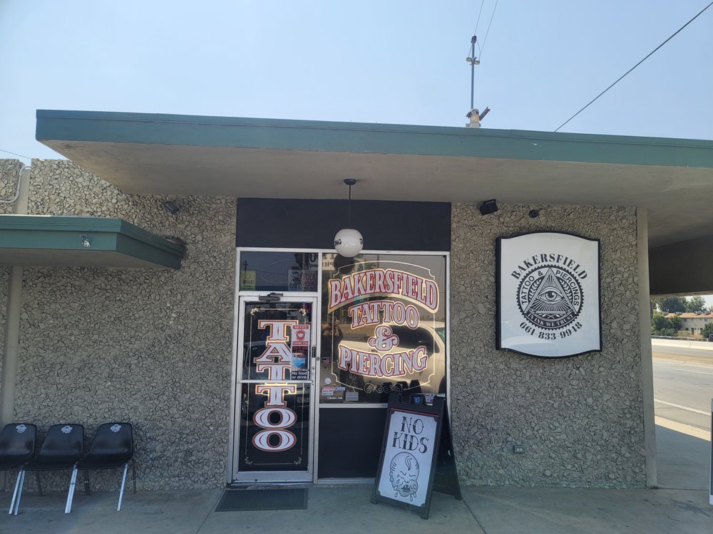 Bakersfield Tattoo & Piercing Photos