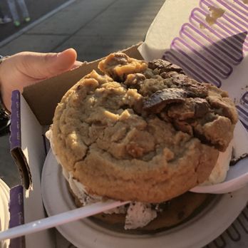Insomnia Cookies - Desserts Near Me - Memphis, Tennessee