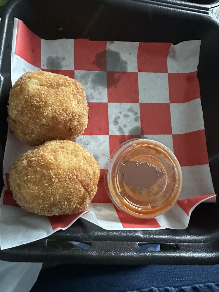 Guajiros Cuban Cafe Logo