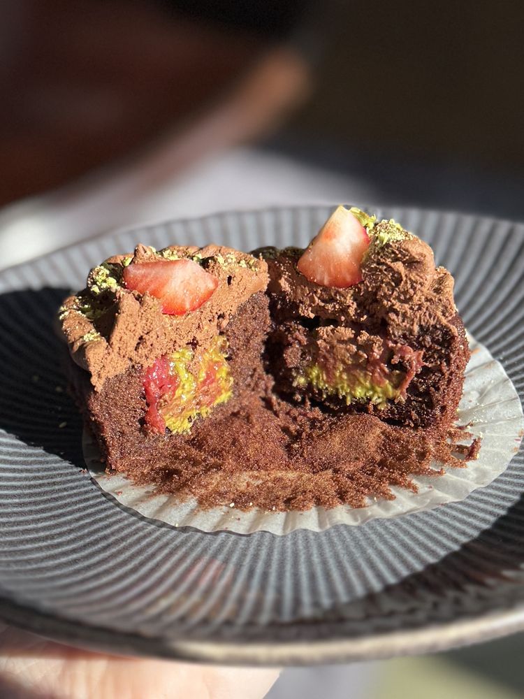 Juliebird Bakery Logo