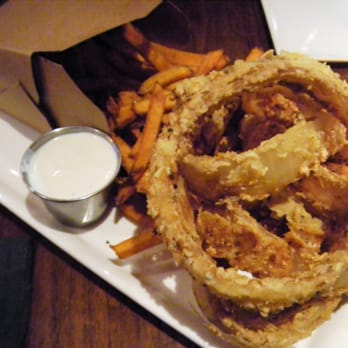 25 Degrees - You can split your side. Here is half sweet potato fries (bomb!) and the onion rings - Burgers Near Me - Los Angeles, California 25 Degrees - You can split your side. Here is half sweet potato fries (bomb!) and the onion rings - Burgers Near Me - Los Angeles, California