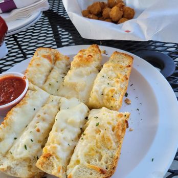Mad Meatball Pizzeria & Pub - Cheesy bread and pepperjack bites - Italian Near Me - Des Moines, Iowa Mad Meatball Pizzeria & Pub - Cheesy bread and pepperjack bites - Italian Near Me - Des Moines, Iowa