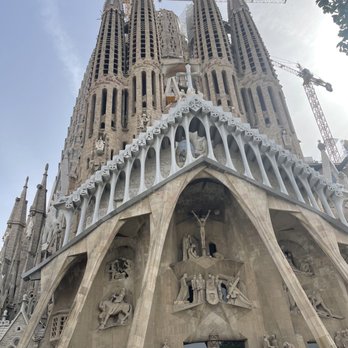 Barcelona City Tour - Sagrada Familia - Bus Tours Near Me - Barcelona, B