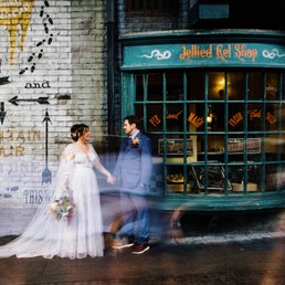 Exterior outside entrance of Zac Wolf Photography - Universal Orlando Wedding Exterior outside entrance of Zac Wolf Photography - Universal Orlando Wedding