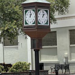 Magnolia Square Clock