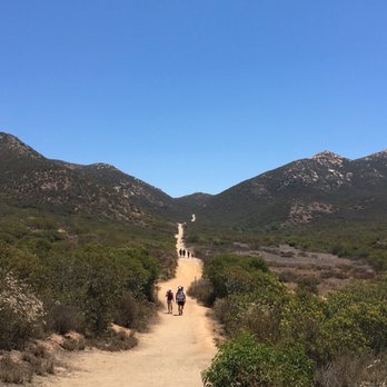 Iron Mountain - Flat dirt path at the start of the trail - Hiking Near Me - Poway, California Iron Mountain - Flat dirt path at the start of the trail - Hiking Near Me - Poway, California