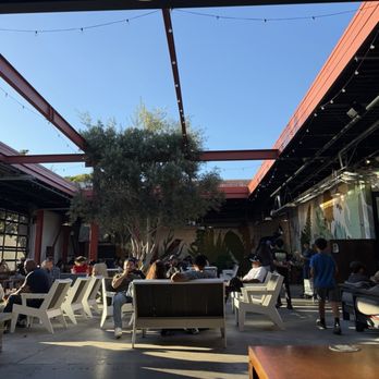 Fieldwork Brewing - Pizza Near Me - San Leandro, California Fieldwork Brewing - Pizza Near Me - San Leandro, California