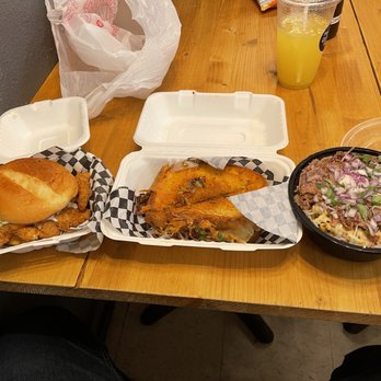 Papi Clary's Kitchen - Spicy chicken sandwich, birria grilled cheese, birria Mac n cheese, pineapple agua fresca - Asian Fusion Near Me - Concord, California Papi Clary's Kitchen - Spicy chicken sandwich, birria grilled cheese, birria Mac n cheese, pineapple agua fresca - Asian Fusion Near Me - Concord, California