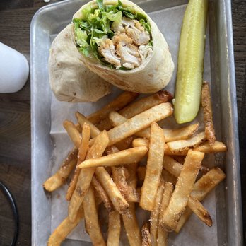 Brew Link Brewing - Avocado Chicken Wrap - Brewpubs Near Me - Indianapolis, Indiana Brew Link Brewing - Avocado Chicken Wrap - Brewpubs Near Me - Indianapolis, Indiana