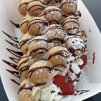 Dessert in Desert - Strawberry bubble waffle - Desserts Near Me - Scottsdale, Arizona