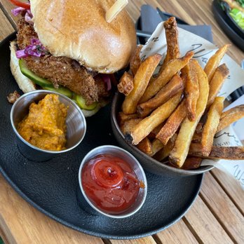 Warren - Spicy chicken sandwich - Whiskey Bars Near Me - Delray Beach, Florida Warren - Spicy chicken sandwich - Whiskey Bars Near Me - Delray Beach, Florida
