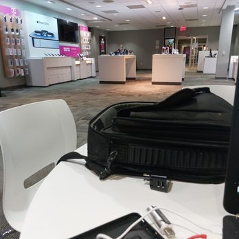 T-Mobile - Mobile Phones Near Me - Reston, Virginia