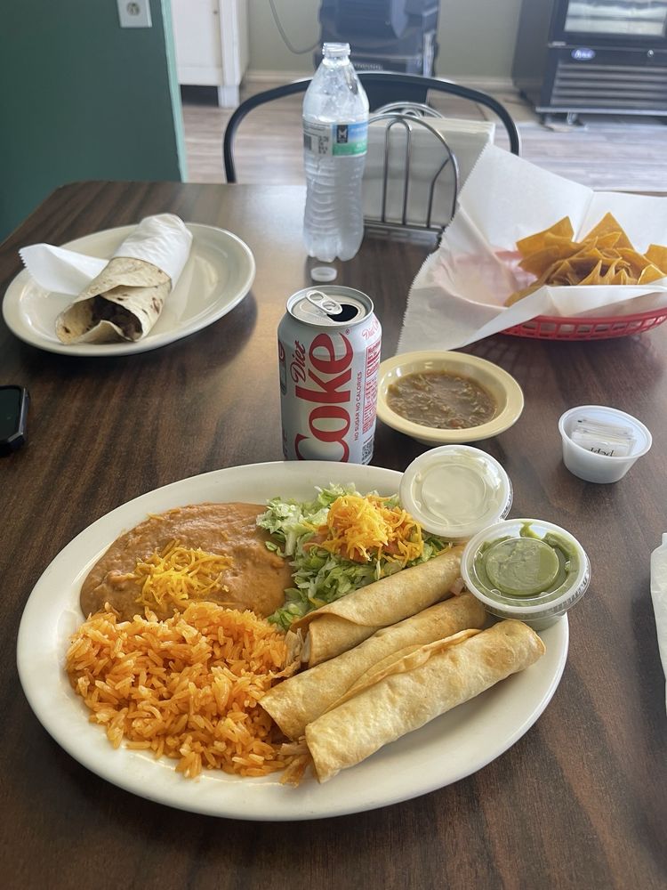 Gloria’s Burritos Logo