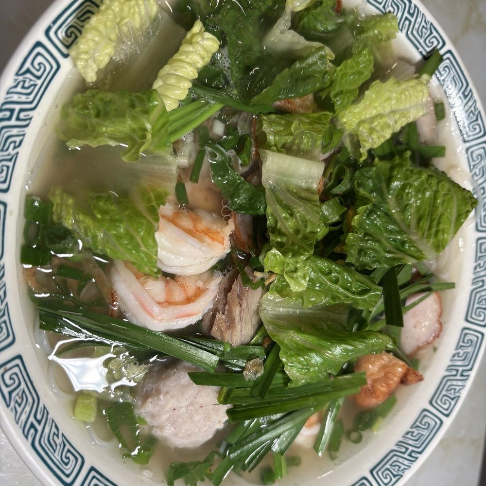 Golden River Restaurant - Seafood noodle soup - Vietnamese Near Me - Honolulu, Hawaii Golden River Restaurant - Seafood noodle soup - Vietnamese Near Me - Honolulu, Hawaii