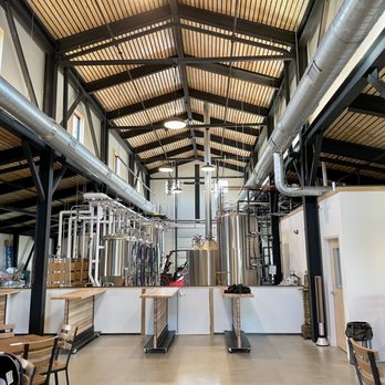 Caius Farm Brewery - Interior - Breweries Near Me - Branford, Connecticut Caius Farm Brewery - Interior - Breweries Near Me - Branford, Connecticut