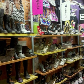 Journeys - Shoe Stores Near Me - San Jose, California
