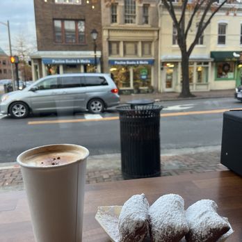 Ben’YaYs - hot chai latte & powdered sugar beignets - Desserts Near Me - Alexandria, Virginia