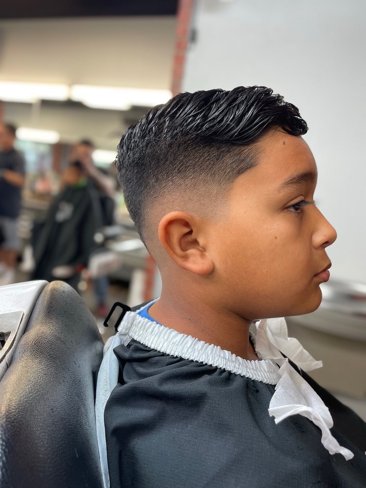 CAPONES BARBER SHOP Updated September 2024 10 Photos 2301 N