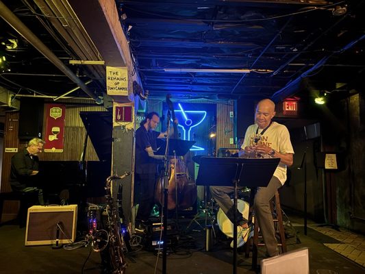 Elephant Room by null