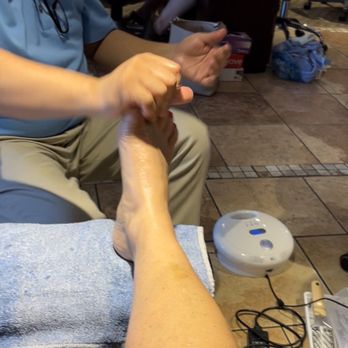 Soho Nails - I had a video to show you how ridiculous my "massage" was but it won't let me post. This is an example of a one-handed hot oil massage. Smh. - Nail Salons Near Me - Bowling Green, Kentucky Soho Nails - I had a video to show you how ridiculous my "massage" was but it won't let me post. This is an example of a one-handed hot oil massage. Smh. - Nail Salons Near Me - Bowling Green, Kentucky