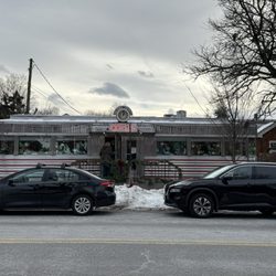 Millbrook Diner - Exterior