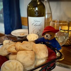 Le Charleville - Wine and bread