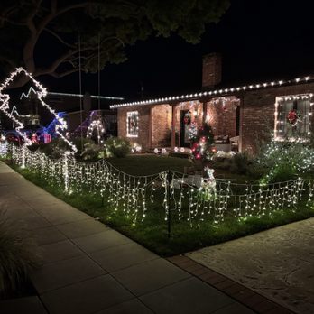 Willow Glen Holiday Lights - Christmas lights many but not too much - Festivals Near Me - San Jose, California Willow Glen Holiday Lights - Christmas lights many but not too much - Festivals Near Me - San Jose, California