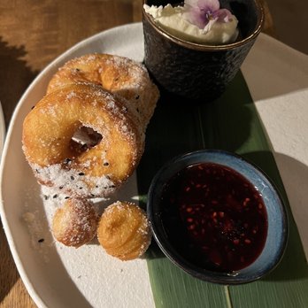 Azabu - Sushi Bars Near Me - Miami Beach, Florida