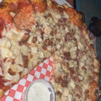 Luigi's Pizzeria - Chicken Bacon Pizza - Pizza Near Me - Houston, Texas Luigi's Pizzeria - Chicken Bacon Pizza - Pizza Near Me - Houston, Texas