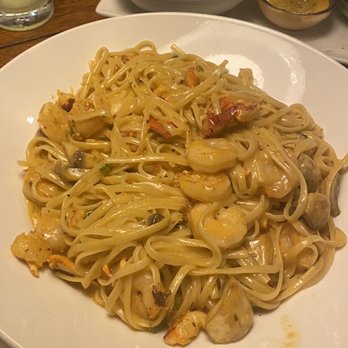 Bahama Breeze - Lobster & Shrimp Linguine - Bars Near Me - Memphis, Tennessee Bahama Breeze - Lobster & Shrimp Linguine - Bars Near Me - Memphis, Tennessee