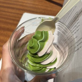 Mako Matcha Mill - Strawberry matcha ice cream - Coffee & Tea Near Me - Portland, Oregon