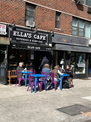 Ella's Cafe Espresso & Wine Bar by null