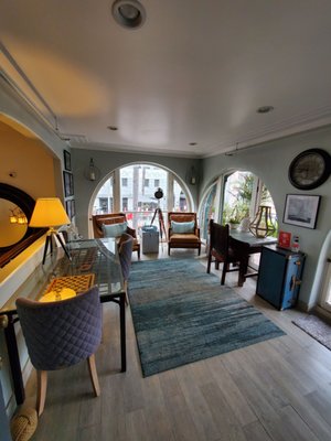 Photo of Broadlind Hotel - Long Beach, CA, US. Cute loft common area