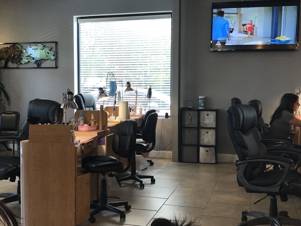 PREMIER NAILS 14 Reviews Nail Salons 3700 N Main St, High Point