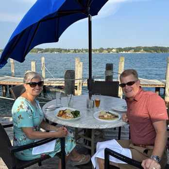 River Crab Blue Water Inn - Patio seating - Hotels Near Me - St. Clair, Michigan River Crab Blue Water Inn - Patio seating - Hotels Near Me - St. Clair, Michigan