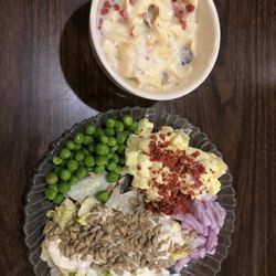Parkside Restaurant & Bar - Soup n salad bar is good
